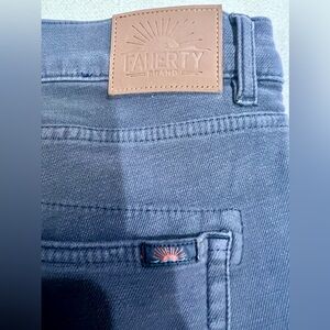 Faherty navy stretch terry cotton 5 pocket pants size 38x32
